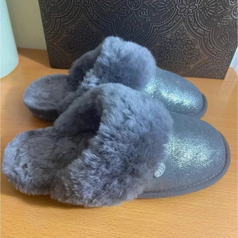 J.U.S.T Sheepskin Slippers - Size  small 5-6